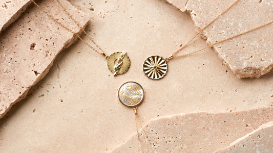 Le Langage des Bijoux : Ce que Chaque Pièce Dit de Vous